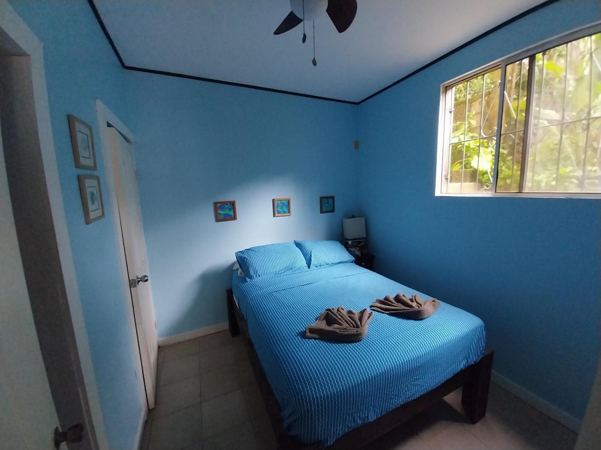 Roatan Backpackers' Hostel Sandy Bay ภายนอก รูปภาพ