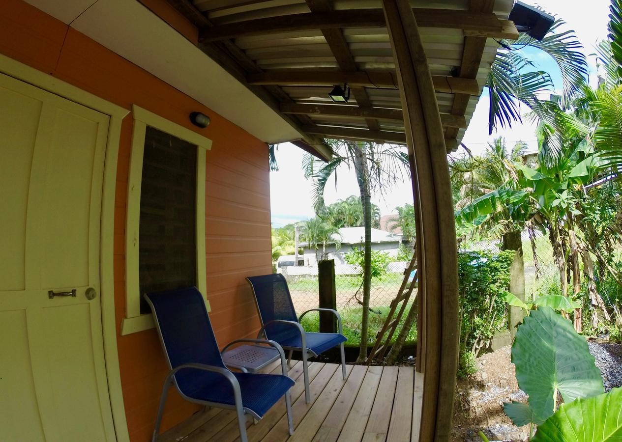 Roatan Backpackers' Hostel Sandy Bay ภายนอก รูปภาพ